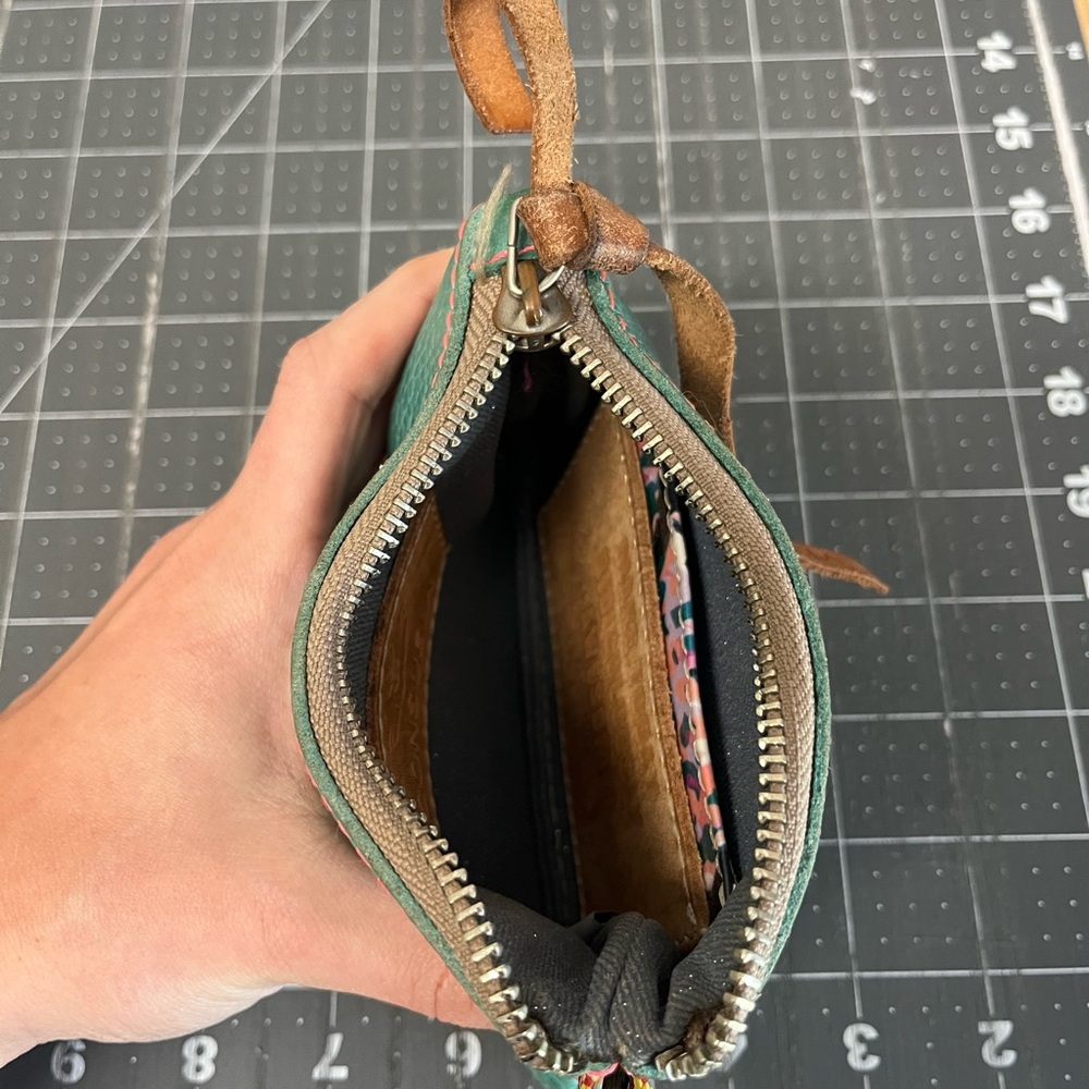 Consuela Wallet